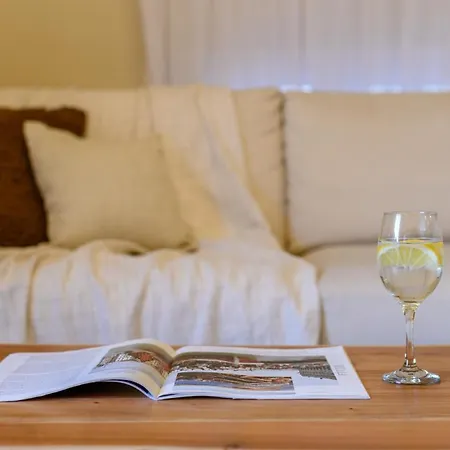 Anesis 2022 شقة أرغوستولي