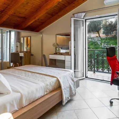 Apartman Anesis 2022 *